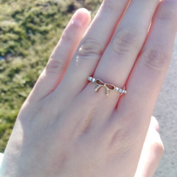 Gold Bow Ring - Picture 5 of 7
